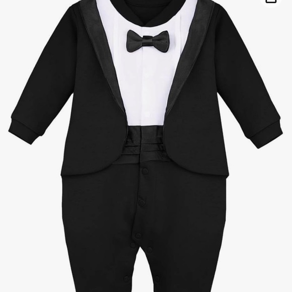 Newborn tux - Picture 2 of 4